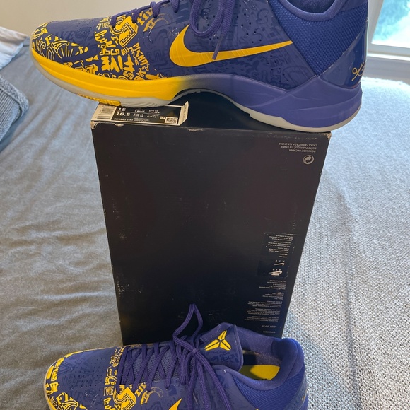 Kobe V Protro men's sneakers - Picture 2 of 4